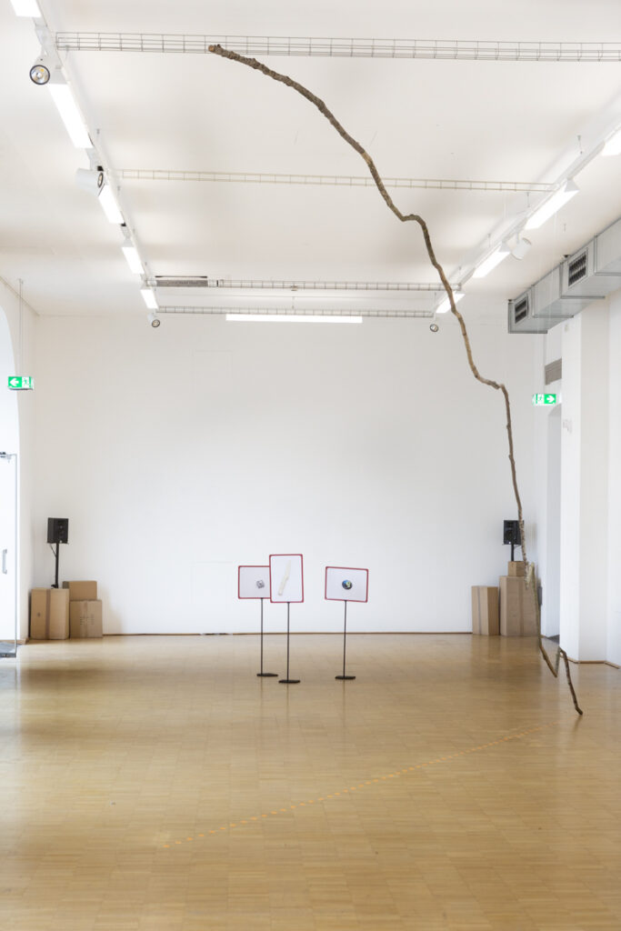 unsought good |exhibition view | ©sebastiansix